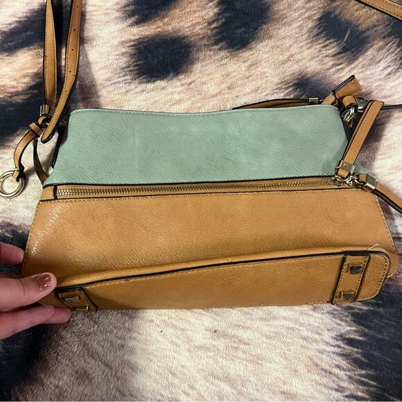 Simply Noelle Neutral Colorblock Crossbody or Shoulder Bag w/ Zipper Closures - Picture 2 of 14